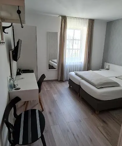 Hotell Franziska 3*